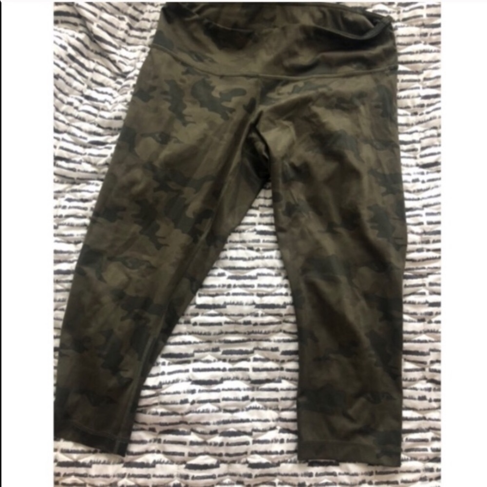 lululemon 💚 camo wunder unders